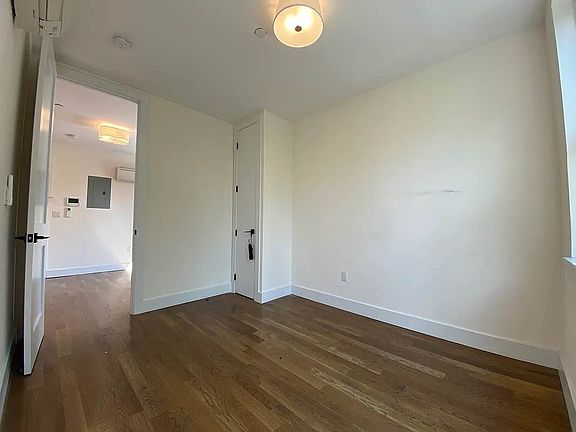5th image of 1424 Hancock St #3F