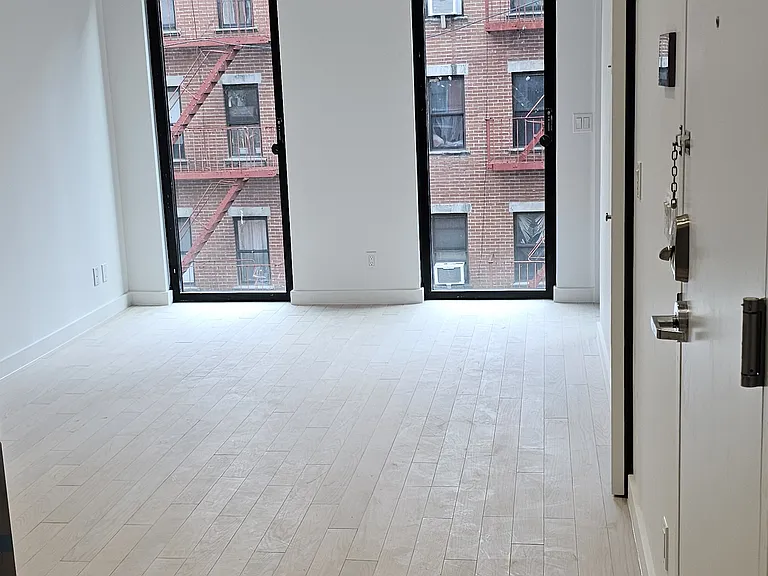 107 Mott St #4F — Photo 3