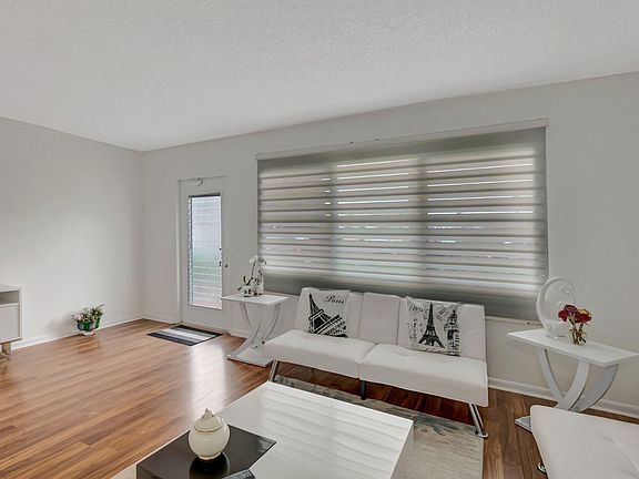 3rd image of 1044 Rexford #C