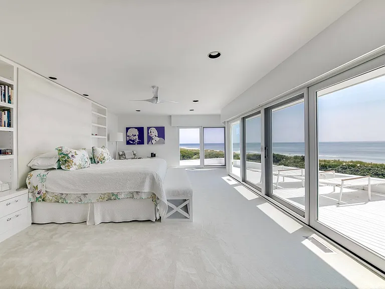 179 Mid Ocean Dr — Photo 16