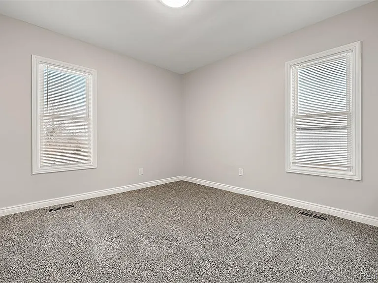 2080 Gladstone St #1 — Photo 23