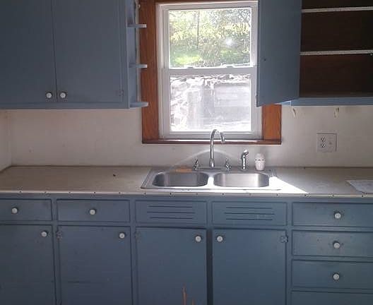 3rd image of 2538 Taft Ave