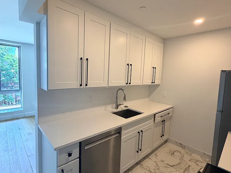 7542 Grand Central Pkwy N #4B — Photo 10
