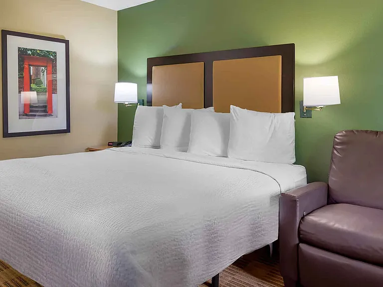 Studio Suite - 1 Queen Bed