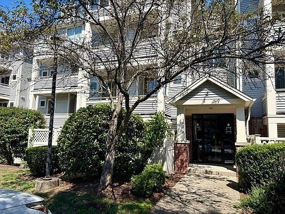 2nd image of 200 Falls Blvd Unit B305