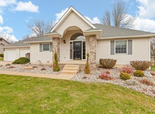 618 Nokomis Dr, Tecumseh, MI 49286