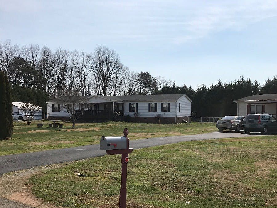2nd image of 1893 Ellick Dr