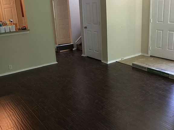 2nd image of 2212 Stoneleigh Pl