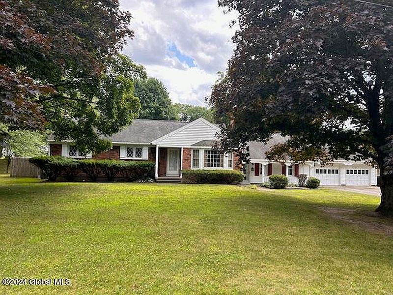 2nd image of 10 Lancaster Drive