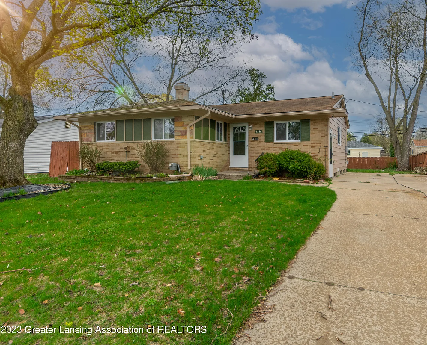 4331 Stillwell Ave photo 1
