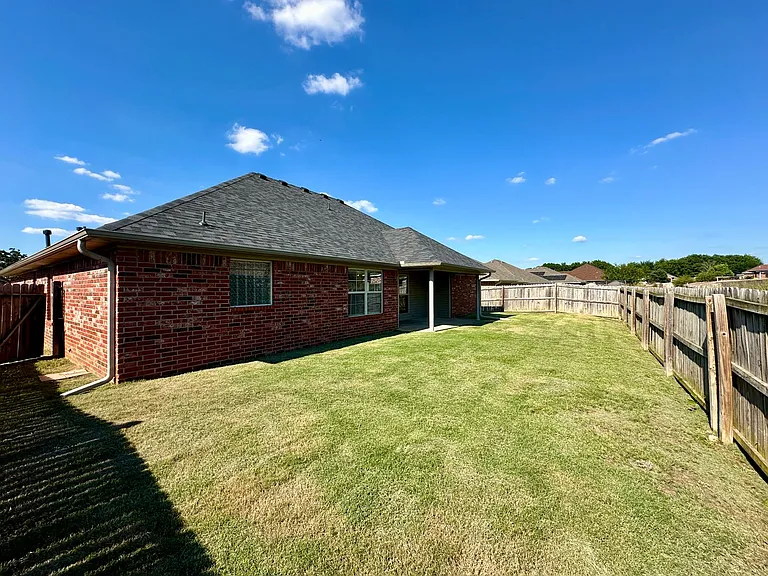 612 Windbrook Ct — Photo 33