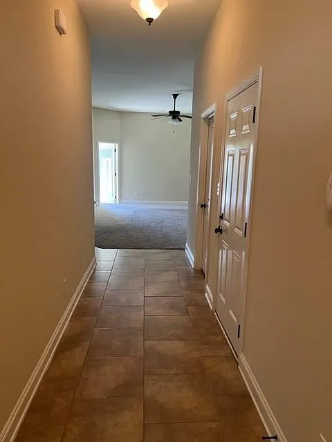 3 bed, 2.0 bath, 1700 sqft, $2,100 — Photo 4