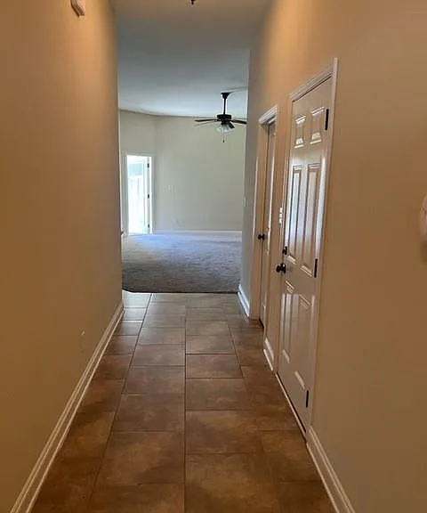 2197 Spring Grv W — Photo 4