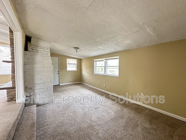 626 Memphis St — Photo 14