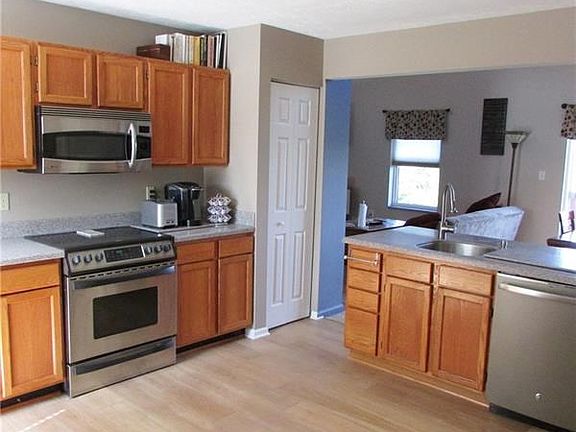 4th image of 38 Sunset Ct
