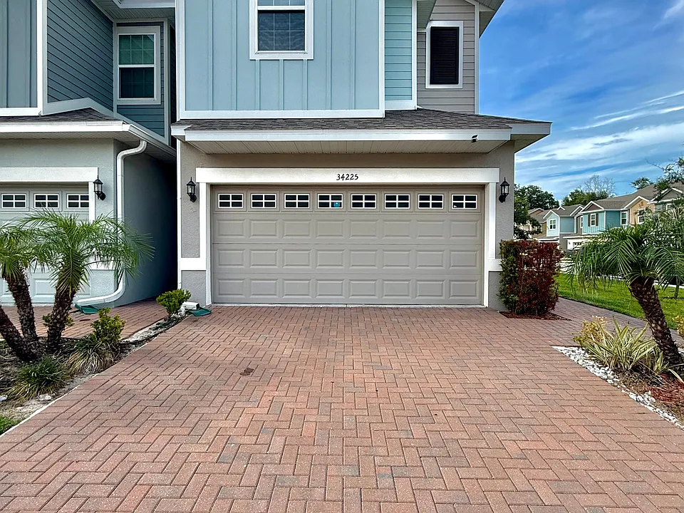 34225 Rogallo Ln