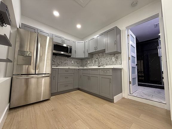 3rd image of 163 Mante Dr #A