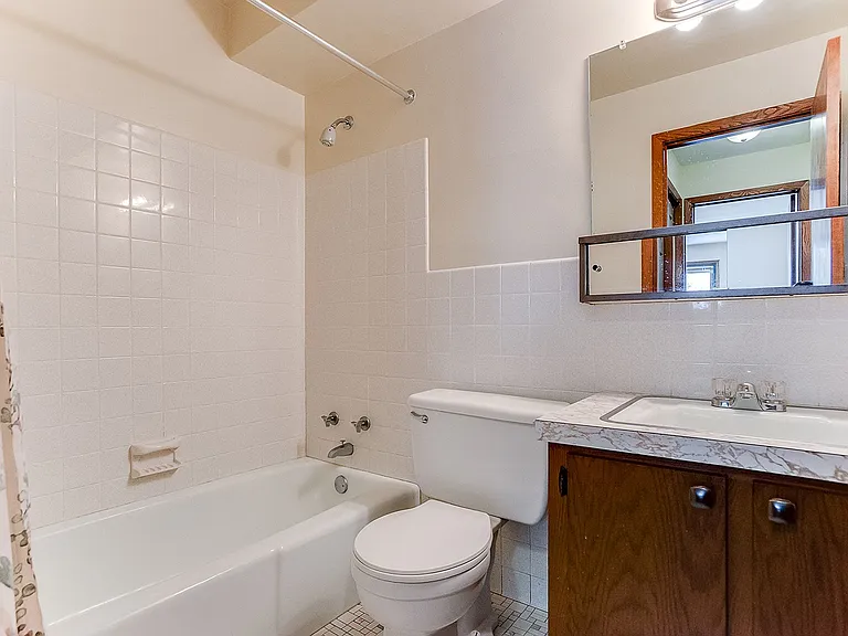 Mark Court Apartments — Photo 10
