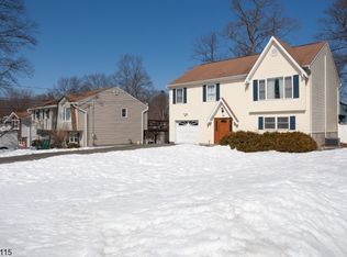 105 Papakating Rd, Hopatcong, NJ 07843