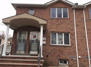 6118 231st St, Oakland Gardens, NY 11364