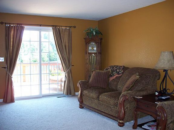 5th image of 1135 N Taylor Dr