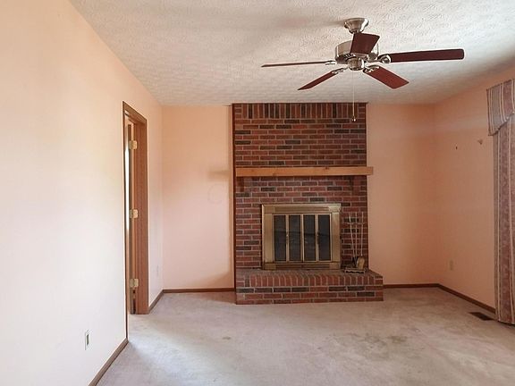 3rd image of 266 Highmeadow Dr