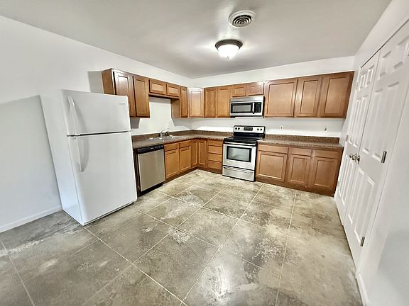 4th image of 510 Pine St APT 2