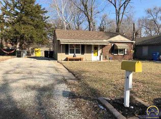 2608 SW Morningside Rd, Topeka, KS 66614