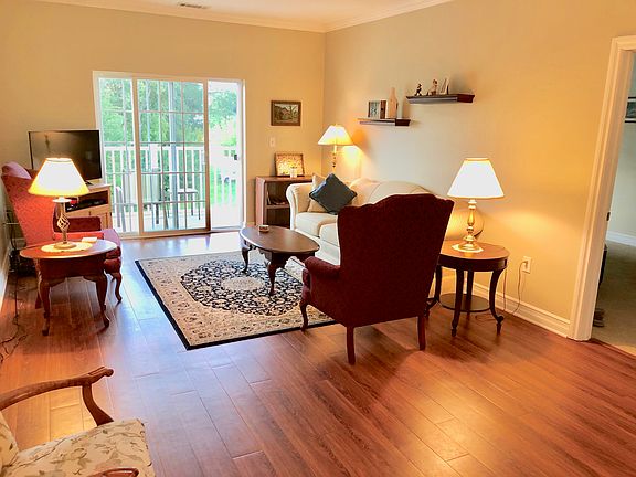 5th image of 8 Wall St APT 319