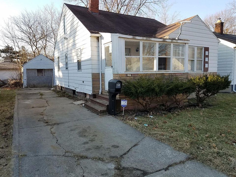 1st image of 729 W Dartmouth St