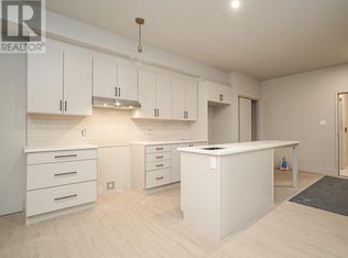 260 Armstrong St #102, Ottawa, ON K1Y2W6