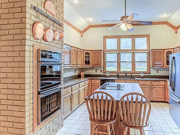 5th image of 3842 Davies Manor Dr