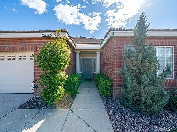 3rd image of 3319 Banyon Cir
