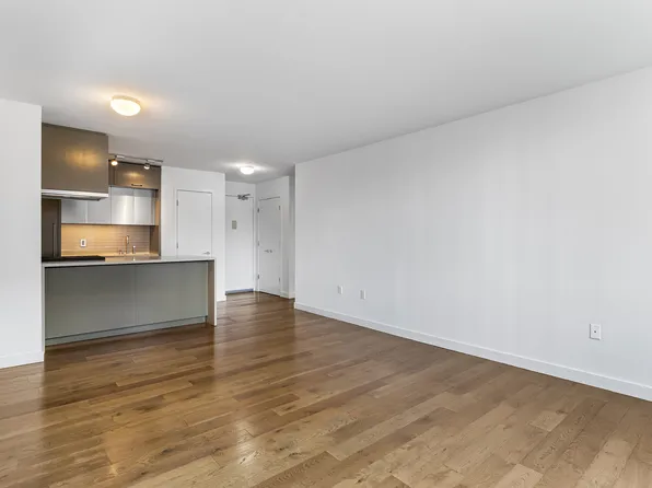 225 Rector Place image 4 of 18