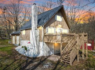 143 Sycamore Ln, Long Pond, PA 18334