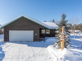 574 E Cottage Ln, Alpine, WY 83128