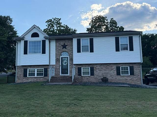 1st image of 2111 Mill Ln
