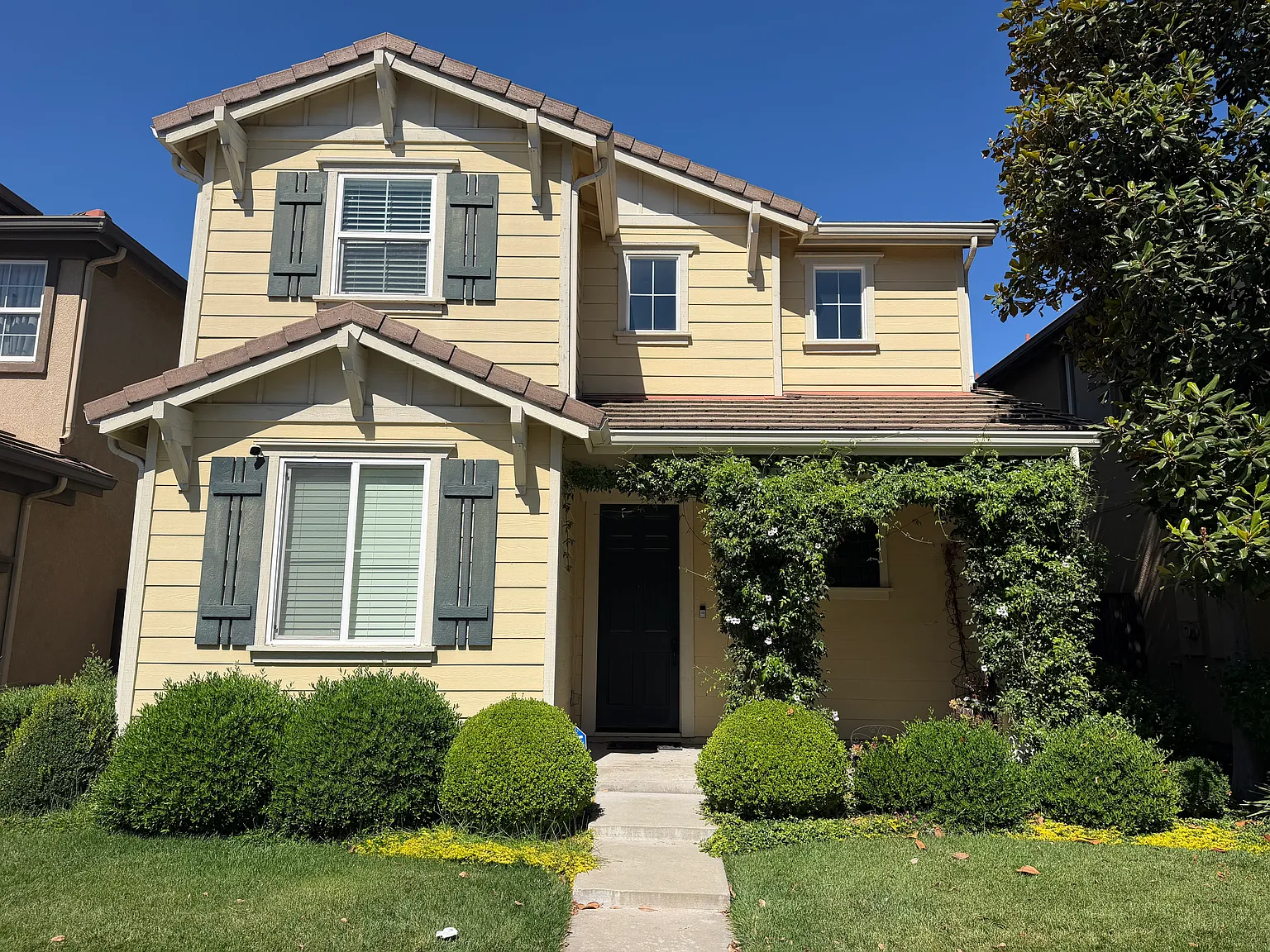 4 bed, 2088 sqft, $2,800 — Photo 1