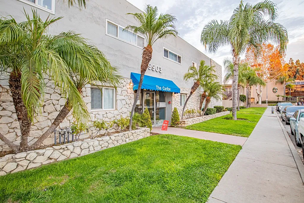 Building Photo - 9858 Belmont St #10/15