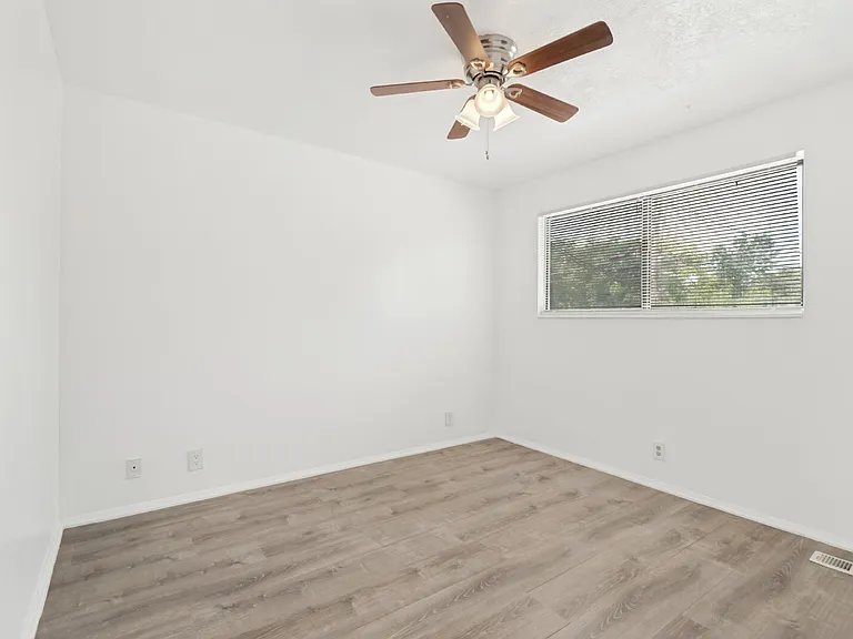 2314 S 700 E — Photo 11