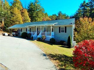 194 Acorn Ln, Pisgah Forest, NC 28768