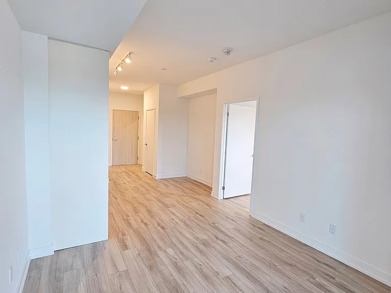 181 Sheppard Ave E #522 — Photo 8
