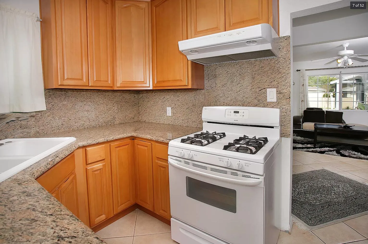2 bed, 800 sqft, $4,000 — Photo 3