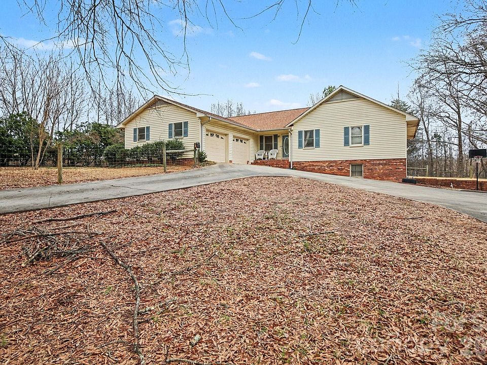 1st image of 236 Tussey Rd