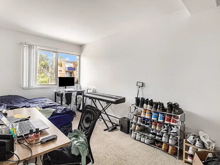 1327 Wilmot St #8 — Photo 5