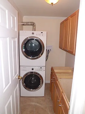 Rented by Maximus Realty Group | media 28