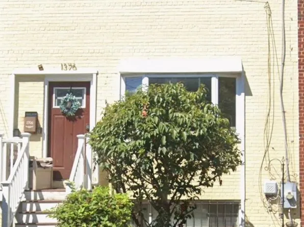 1376 W St NE, Washington, DC 20018