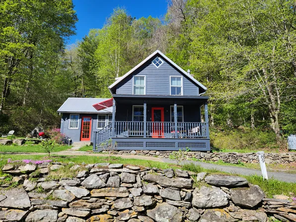 89 Clayton Mill River Rd, New Marlborough, MA 01230