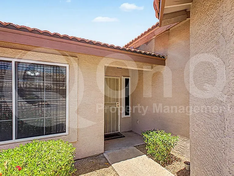 1414 E Grovers Ave #5 — Photo 15