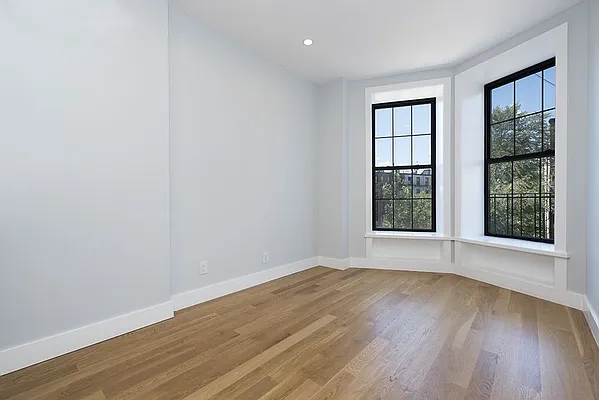 Rented by Bold New York | media 20